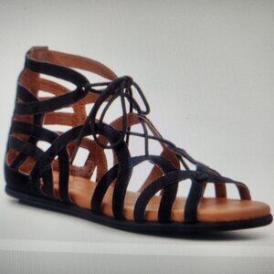 Gentle Souls by Kenneth Cole Break My Heart Sandals. Navy Blue. NIB. Size 8.5